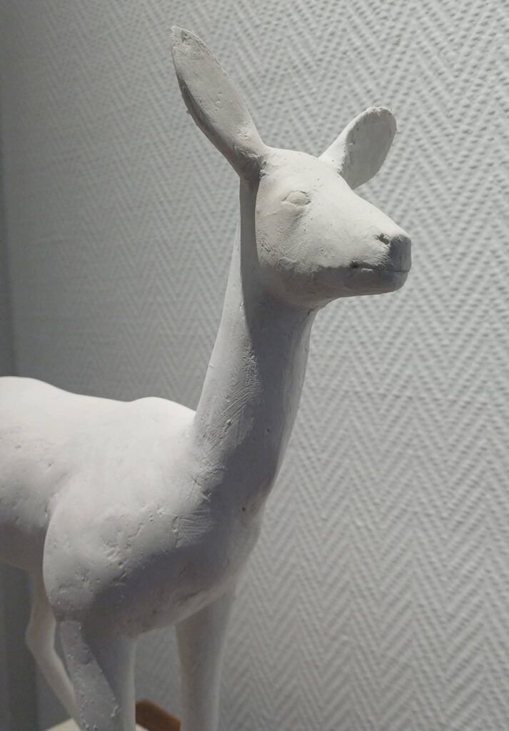 tête de faon en argile blanche