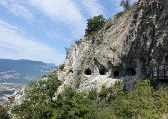 Grotte de Mandrin, Malataverne
