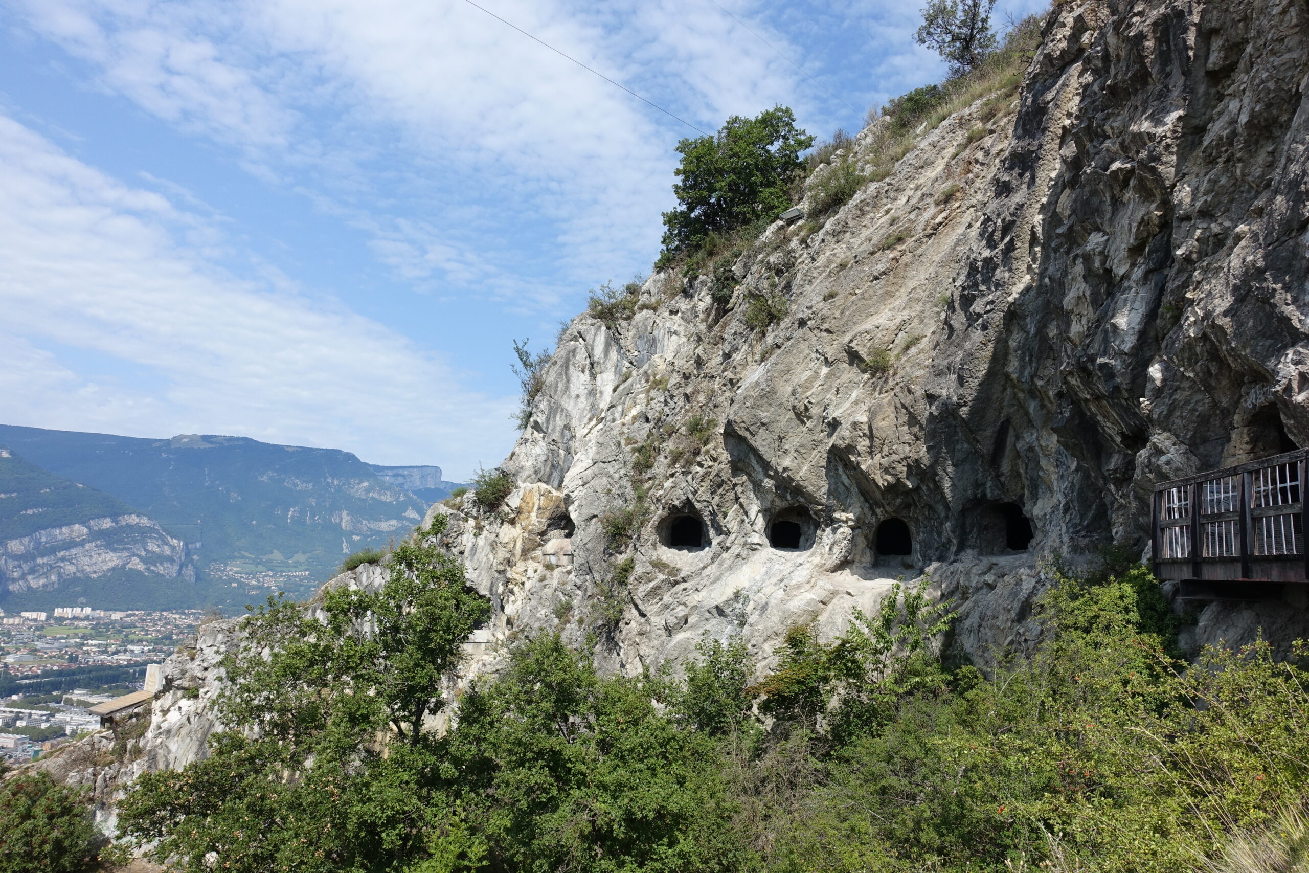 Grotte de Mandrin, Malataverne